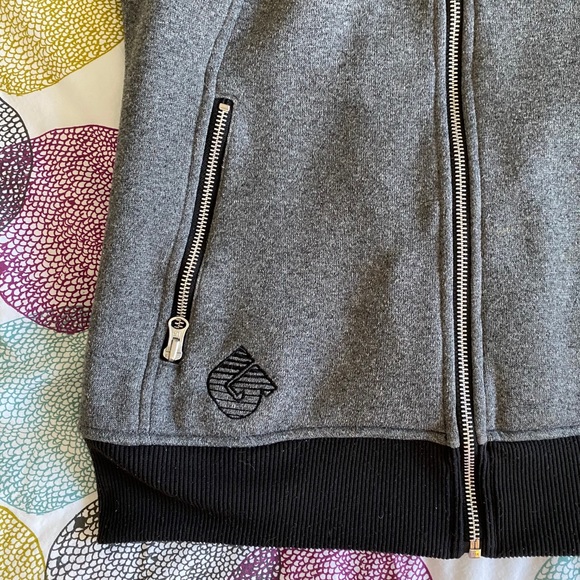 Burton Women’s Vest - Picture 3 of 4